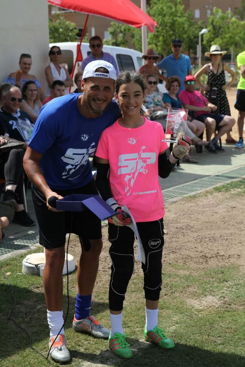 post card Ana Alvarez Llopis guante de oro.webp